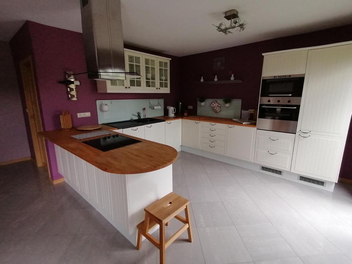 L'Atelier D'Arthur - Gite Chaleureux Avec Jacuzzi. Tenneville Bagian luar foto