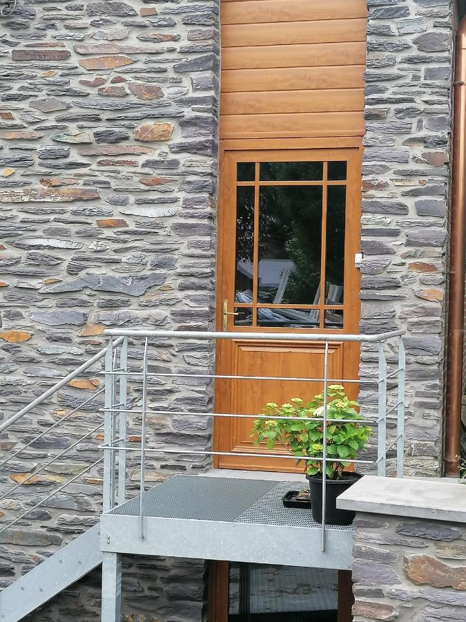 L'Atelier D'Arthur - Gite Chaleureux Avec Jacuzzi. Tenneville Bagian luar foto